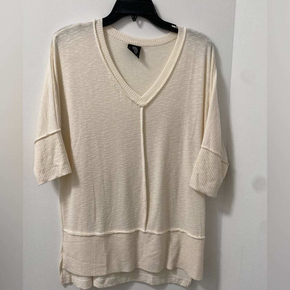 Bobeau NWOT Knit Top